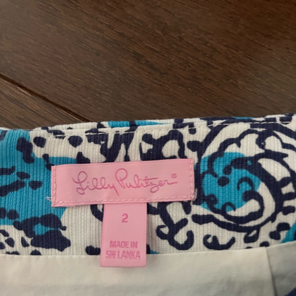 Lilly Pulitzer Blue and White Floral Pencil Skort - Picture 2 of 3